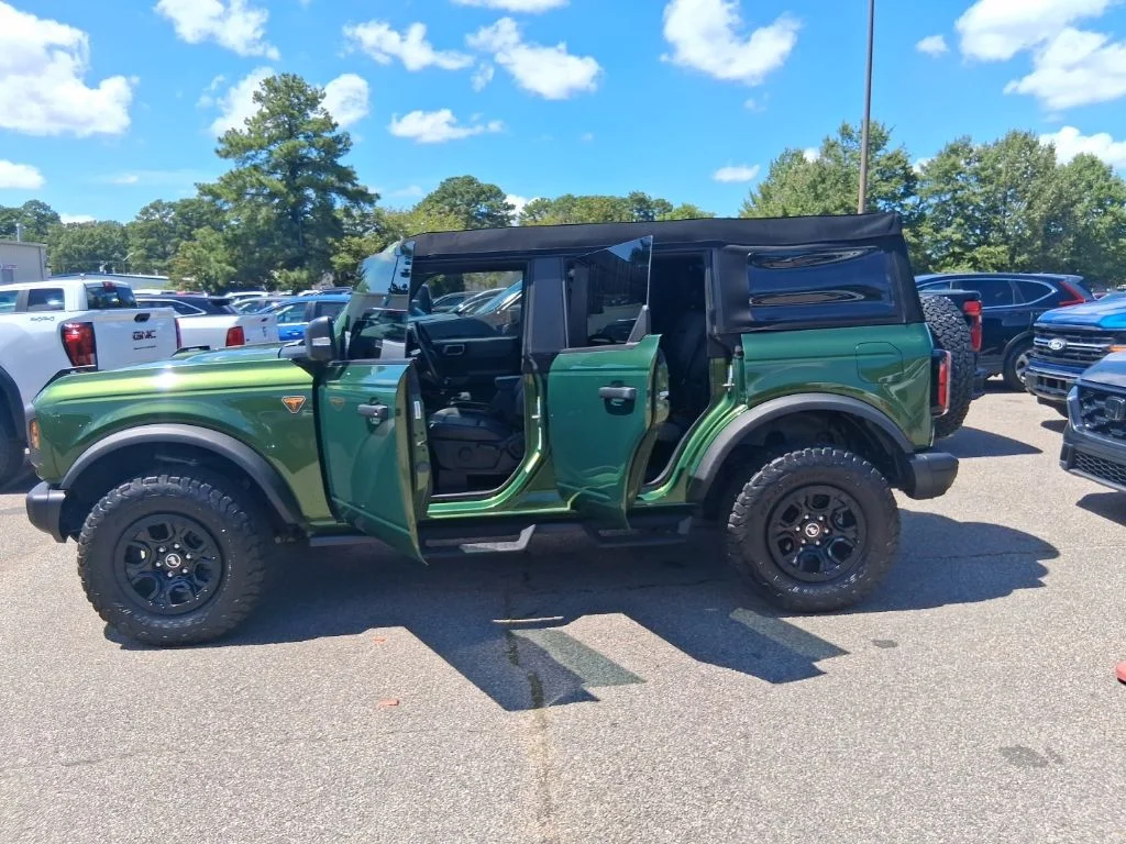 Used 2023 Green Ford Badlands image 15