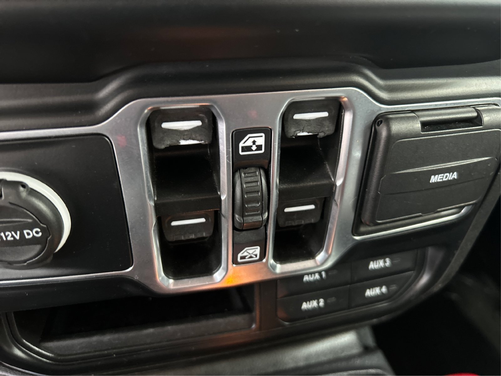Used 2022 White Jeep Unlimited Willys image 29