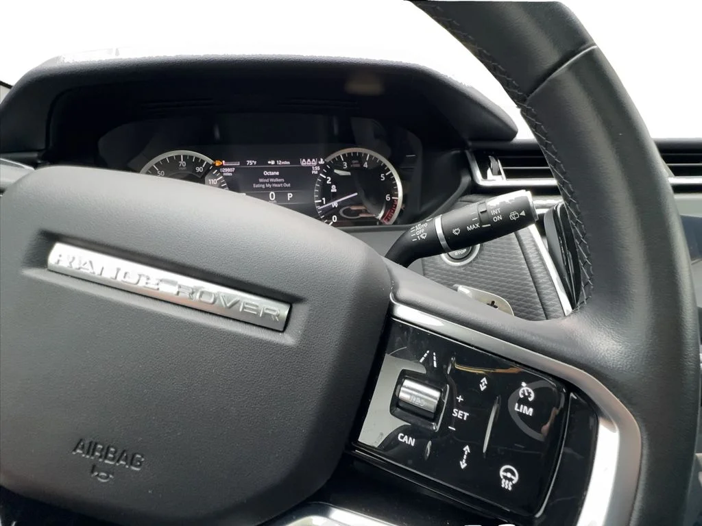Used 2023 Gray Land Rover R-Dynamic S image 39