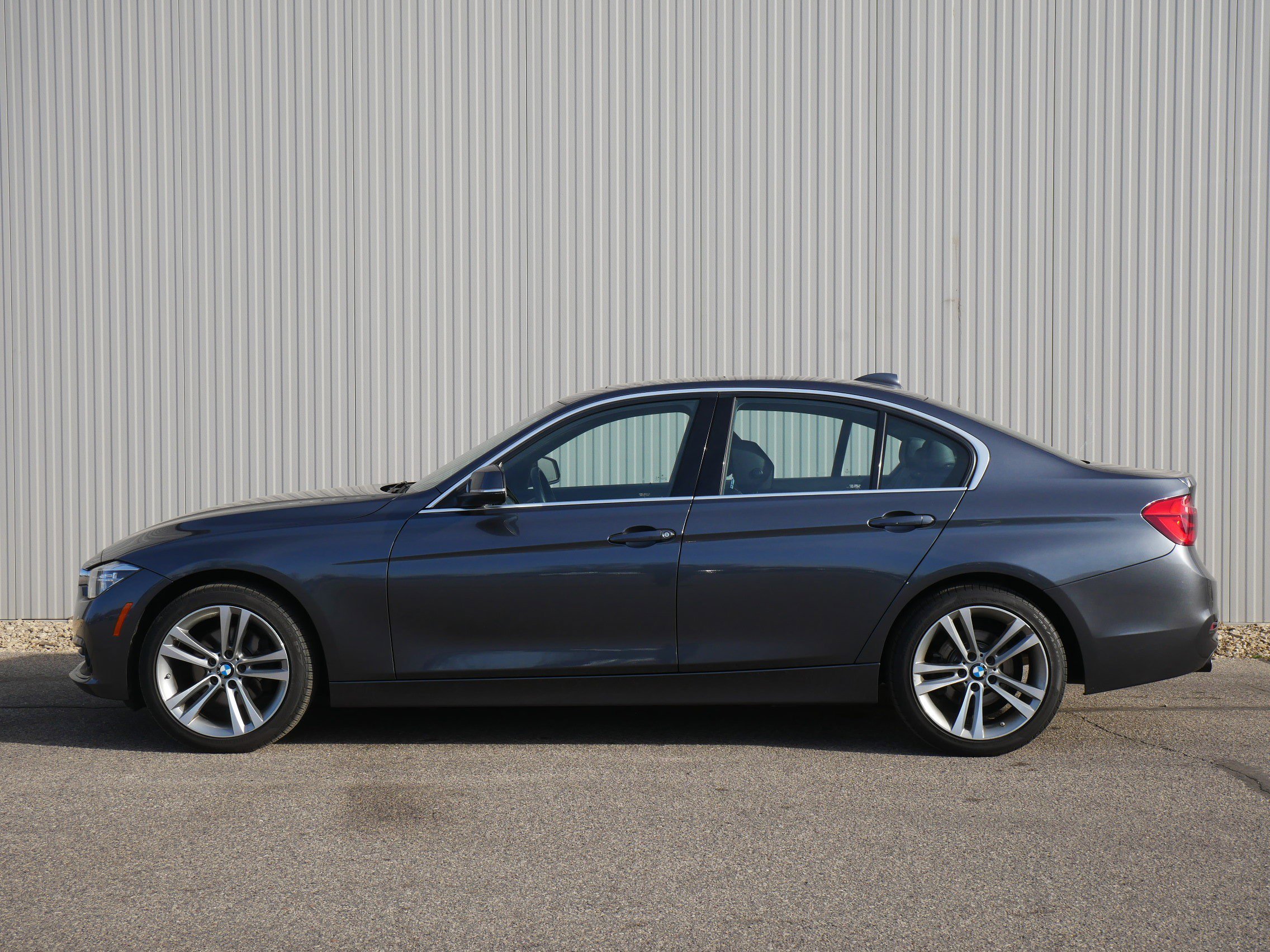 Used 2018 BMW 3 Series 330i with VIN WBA8D9C52JEM32416 for sale in Northfield, Minnesota