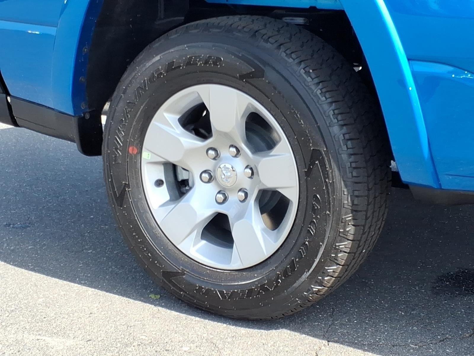 New 2026 Hydro Blue Pearl-Coat Exterior Paint RAM Big Horn image 12