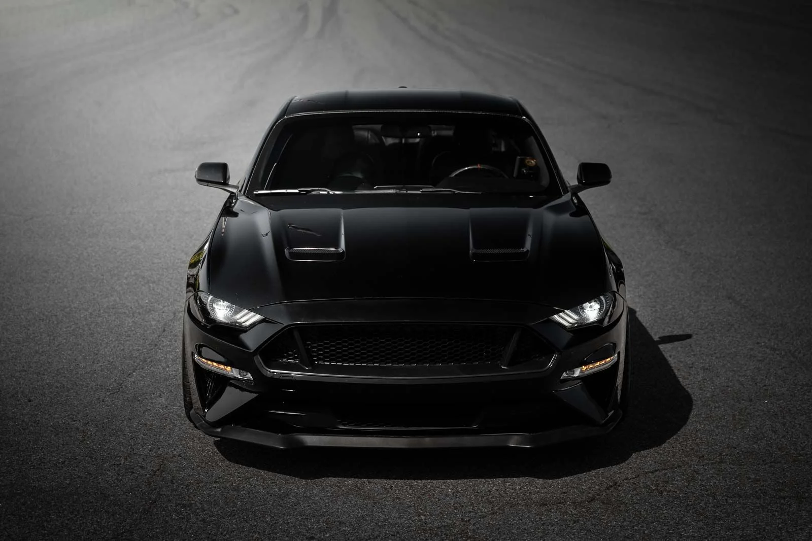 Used 2018 Black Ford GT image 2
