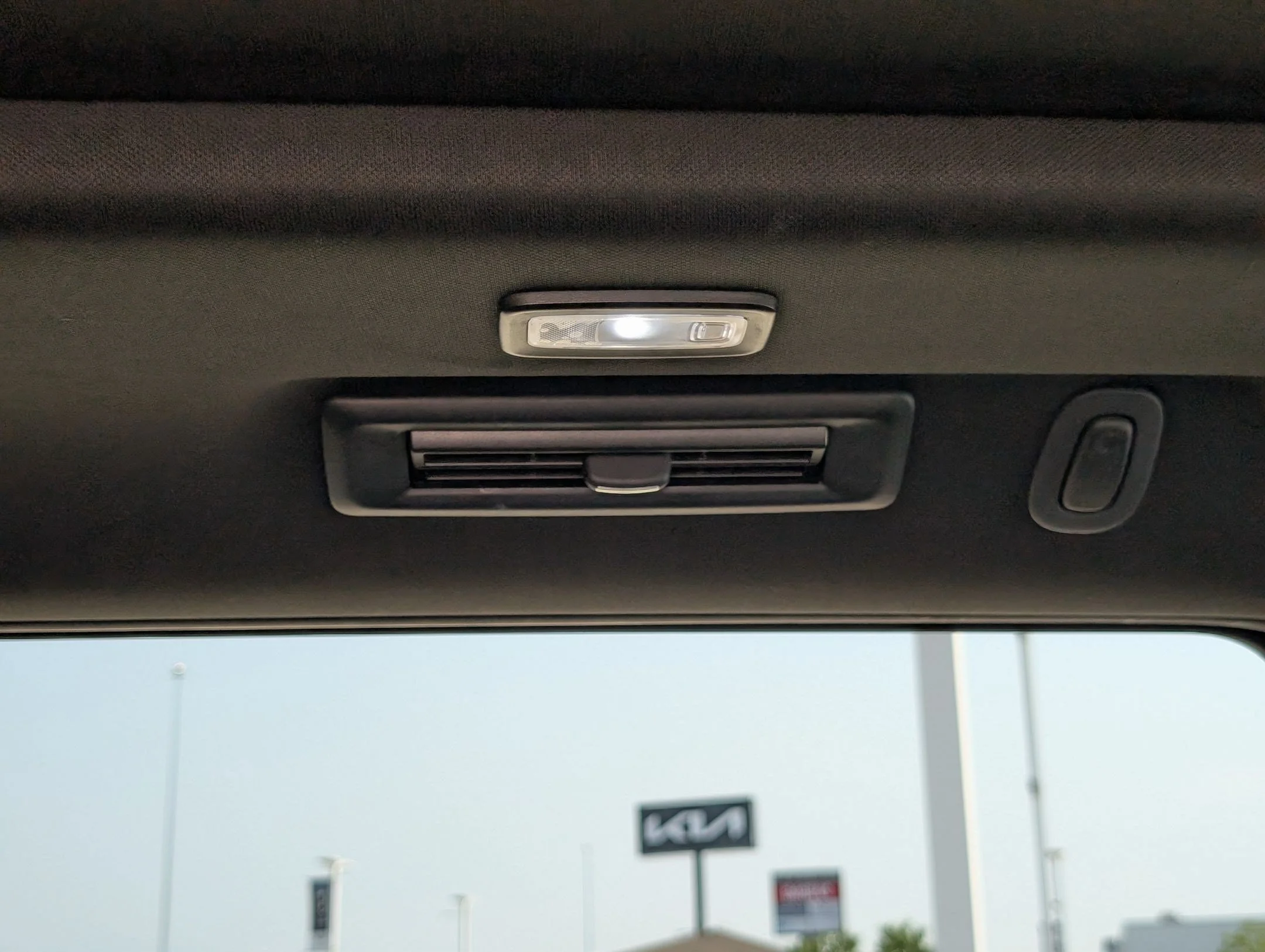 Used 2021 Onyx Black GMC Denali image 28