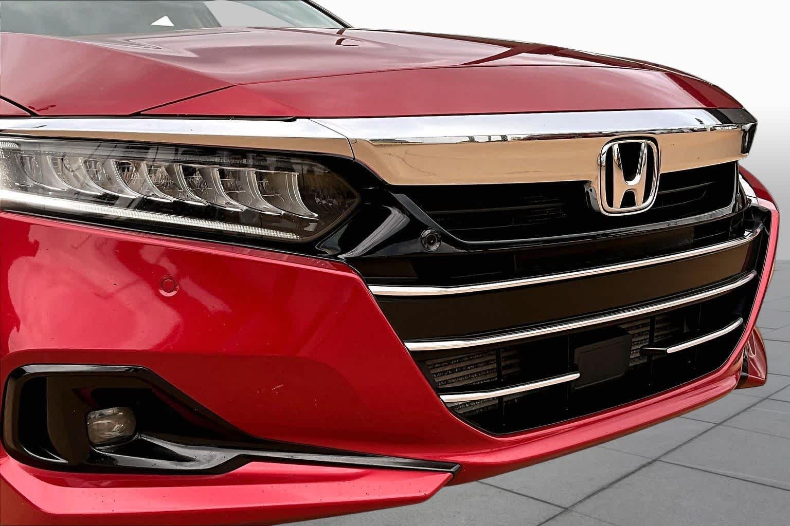 Used 2021 Radiant Red Metallic Honda Touring image 29