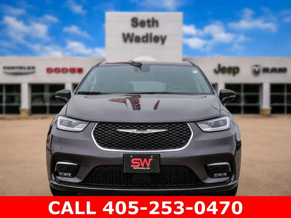 Used 2023 Gray Chrysler Touring L image 2