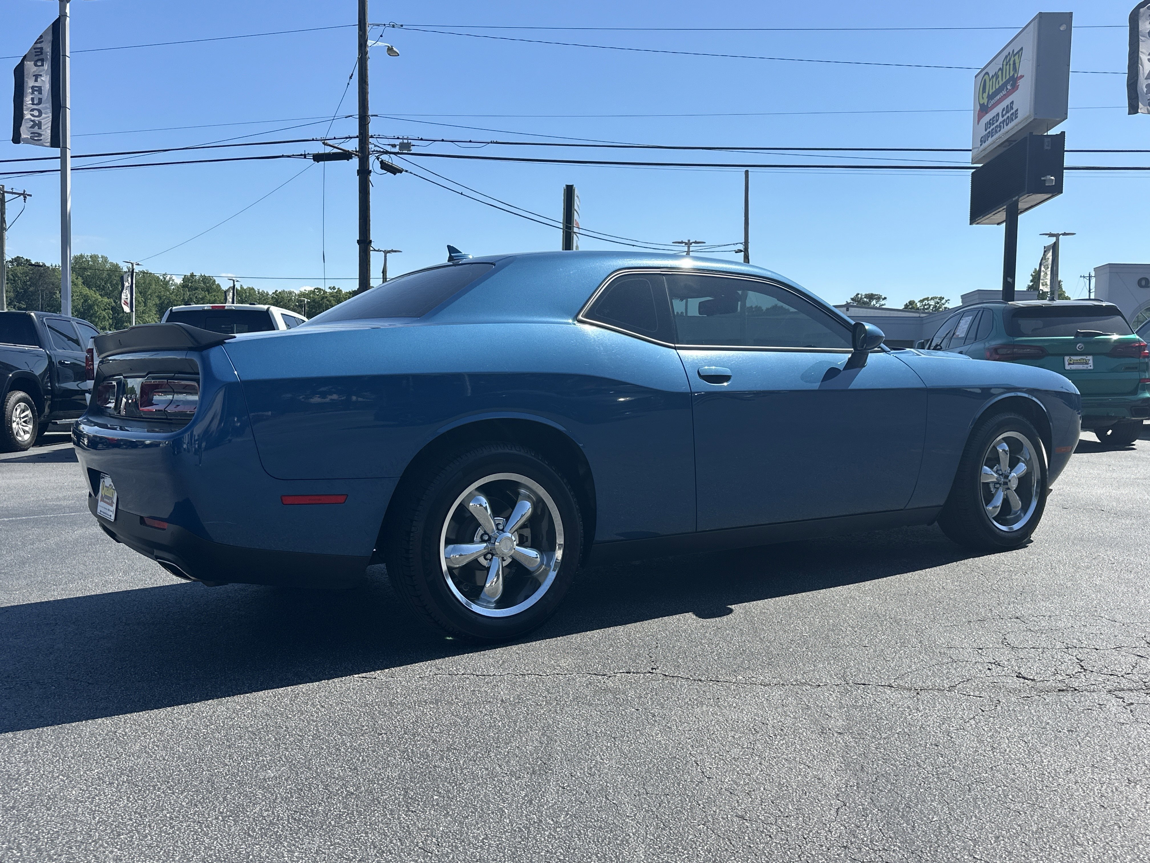 Used 2023 Frostbite Dodge SXT image 8