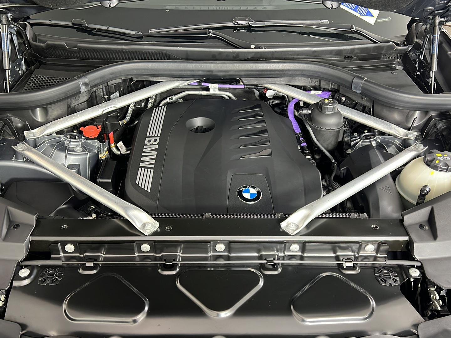 Certified Used 2024 Skyscraper Grey Metallic BMW xDrive40i image 27