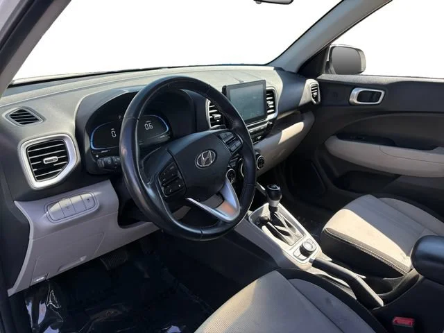 Used 2025 Lunar White Hyundai SEL image 12