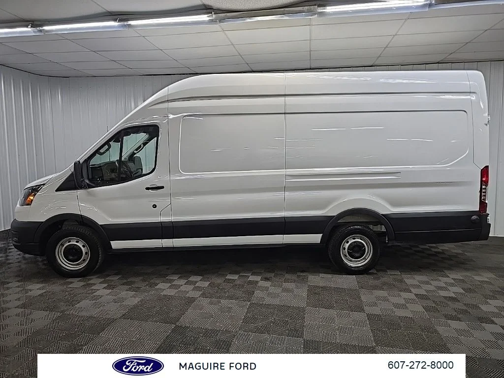 Used 2025 White Ford Base image 5