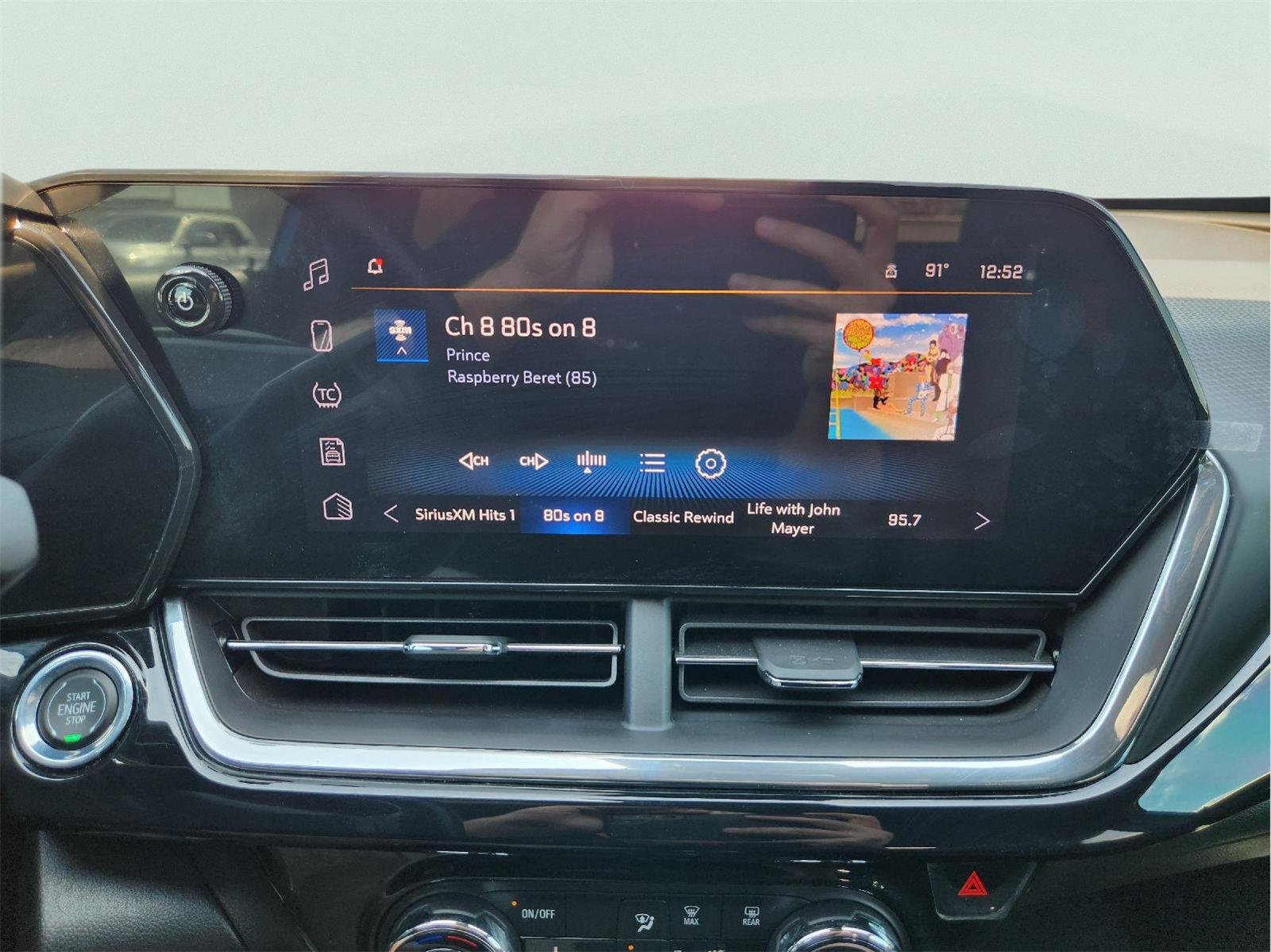 2024 Chevrolet Trax RS - Photo 14