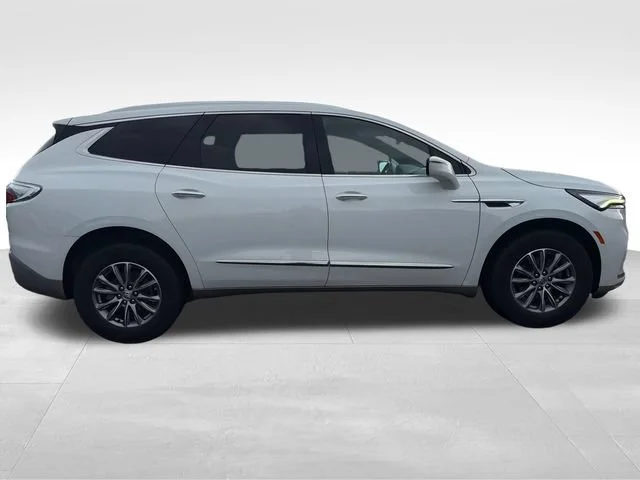 Used 2023 (Includes Satin Nickel lower exterior accent color.) Buick Essence image 8