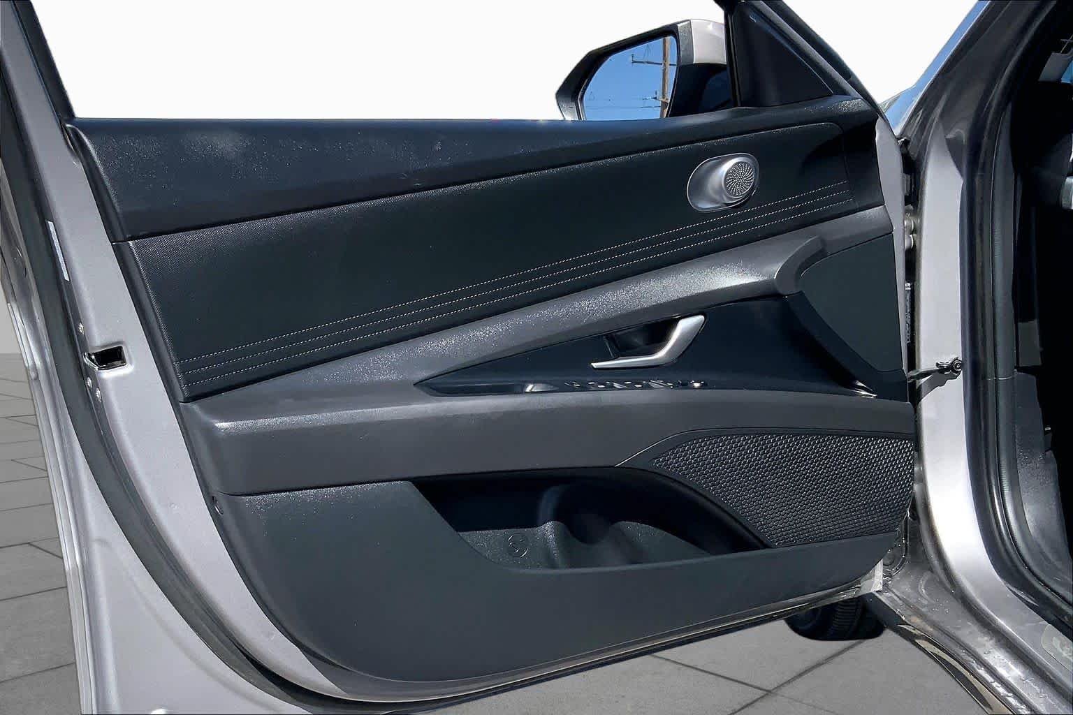 Used 2024 Fluid Metal Hyundai SEL image 19
