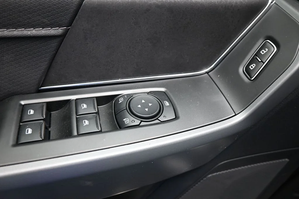 New 2026 Agate Black Metallic Ford XLT image 11