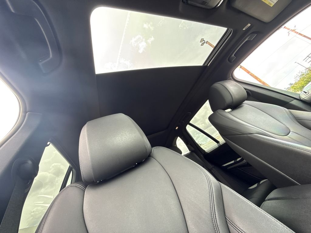 Used 2022 Jet Black BMW sDrive40i image 15