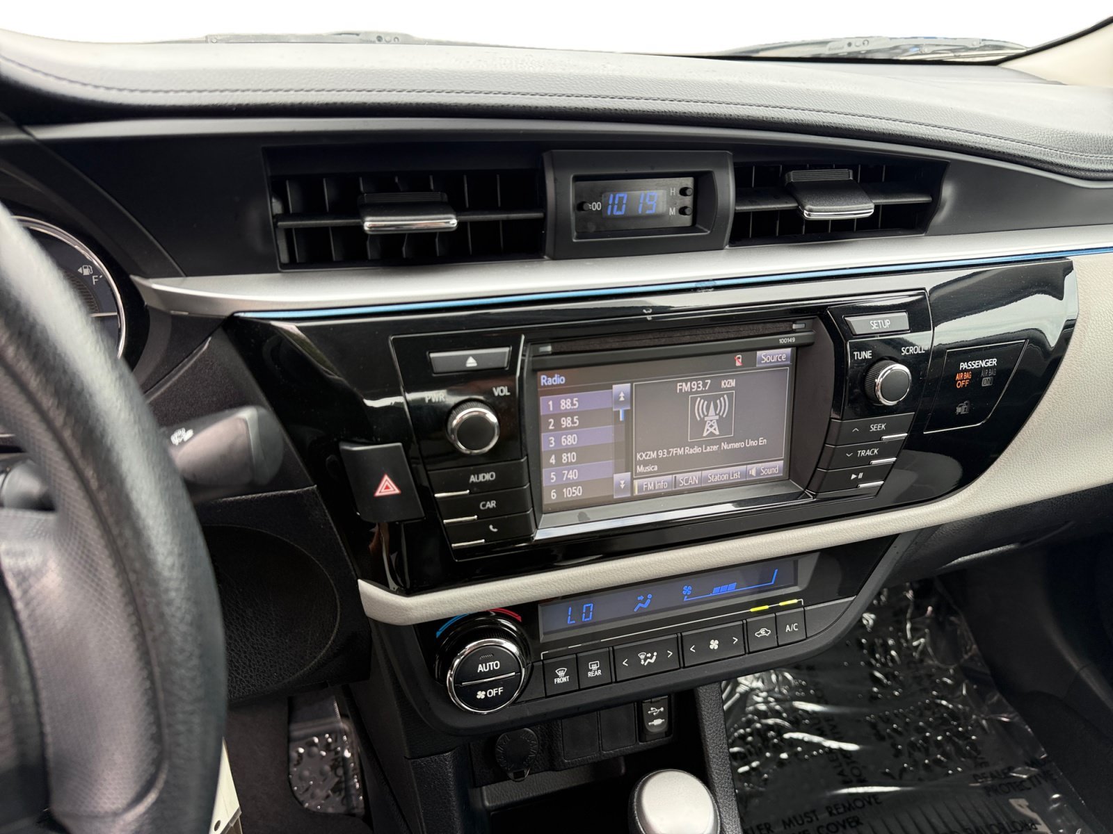 Used 2015 Slate Metallic Toyota LE image 12