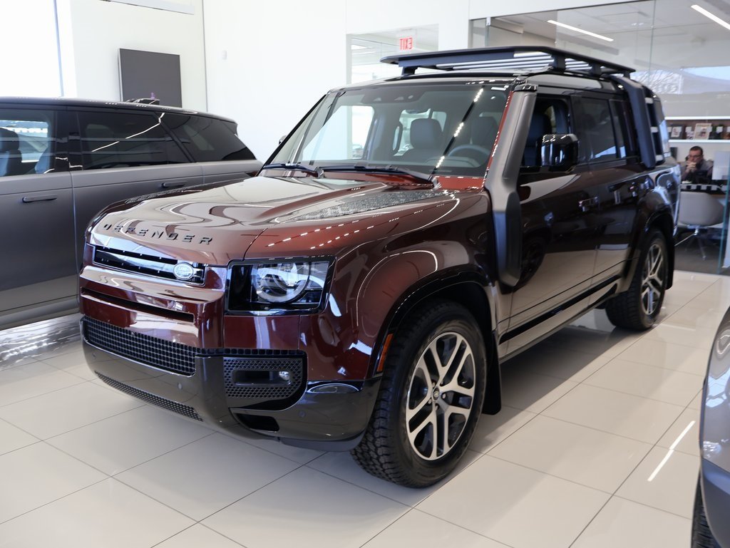 2025 Land Rover Defender X-Dynamic SE