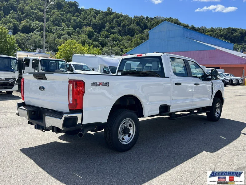 New 2026 Oxford White Ford XL image 6