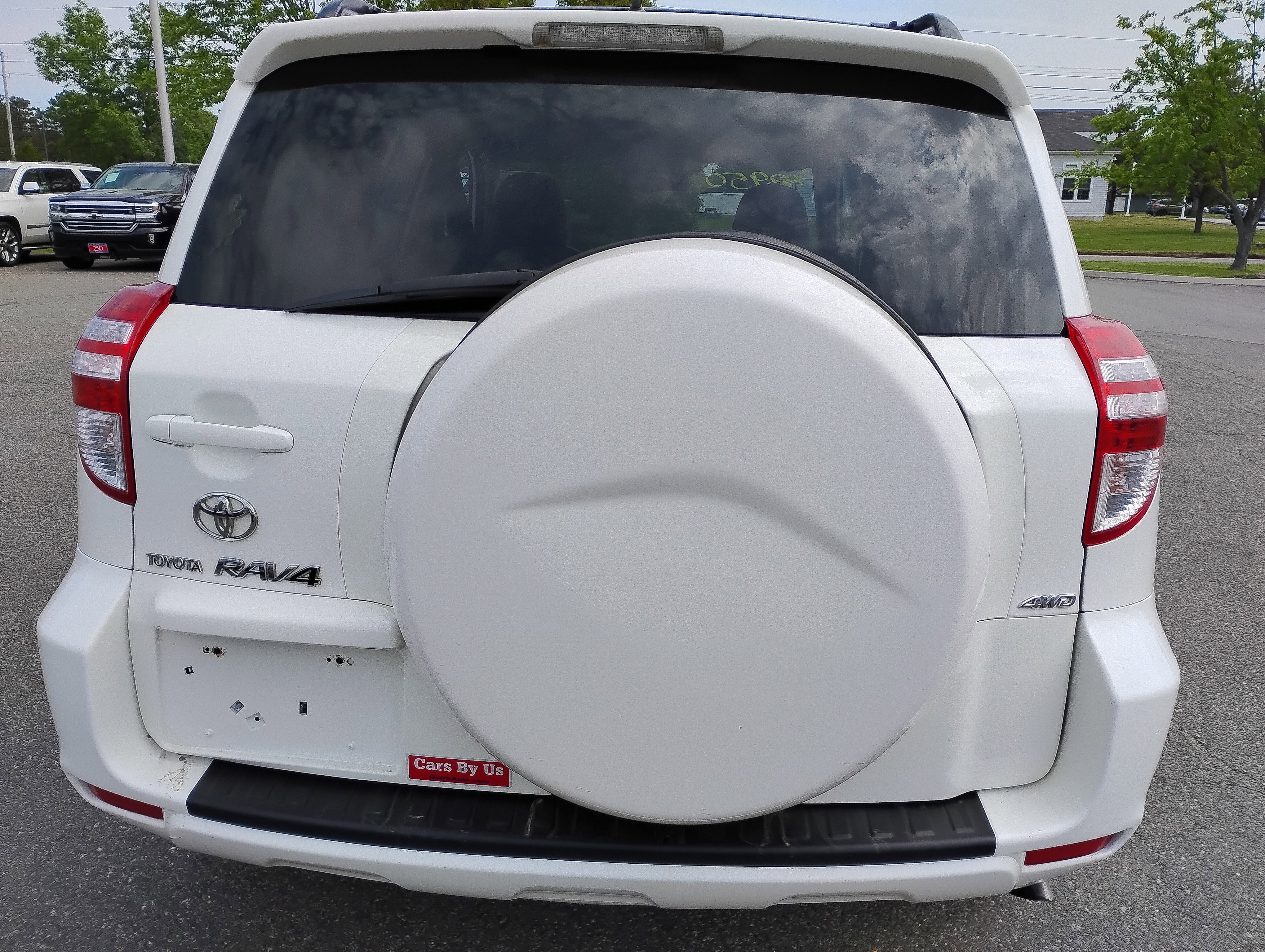 Used 2010 SUPER WHITE Toyota 4DR 4WD 4CYL 4SPD image 5