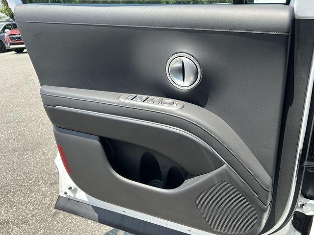 New 2026 White Hyundai SE FWD image 28