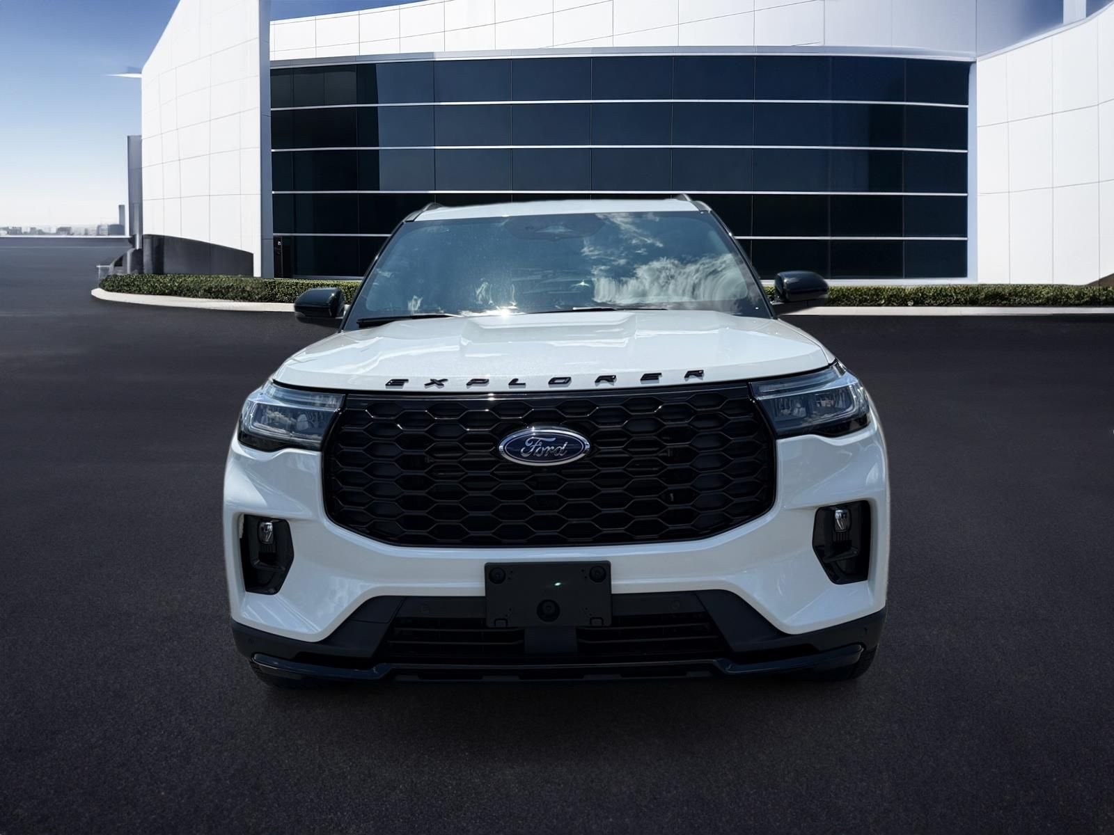 New 2026 Star White Metallic Tri-Coat Ford ST-Line image 8