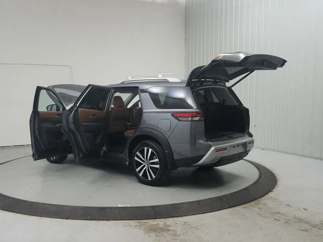 Used 2024 Gray Nissan Platinum image 14