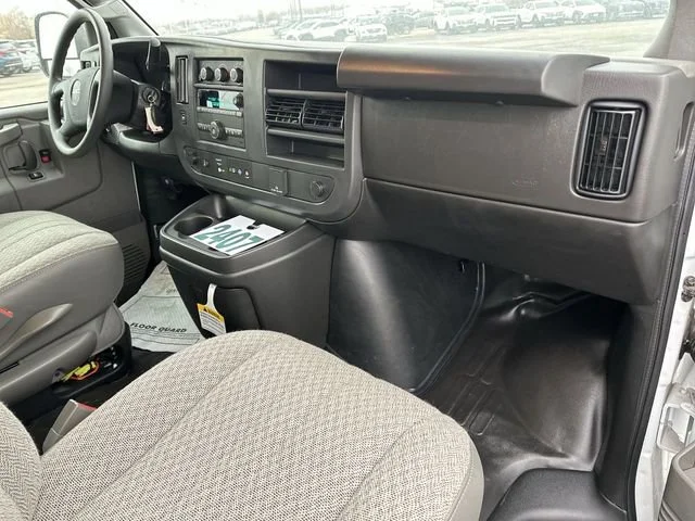 2025 GMC Savana Cargo Work Van - Photo 27