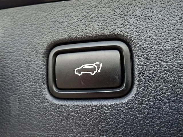 Used 2022 White Hyundai SEL image 33