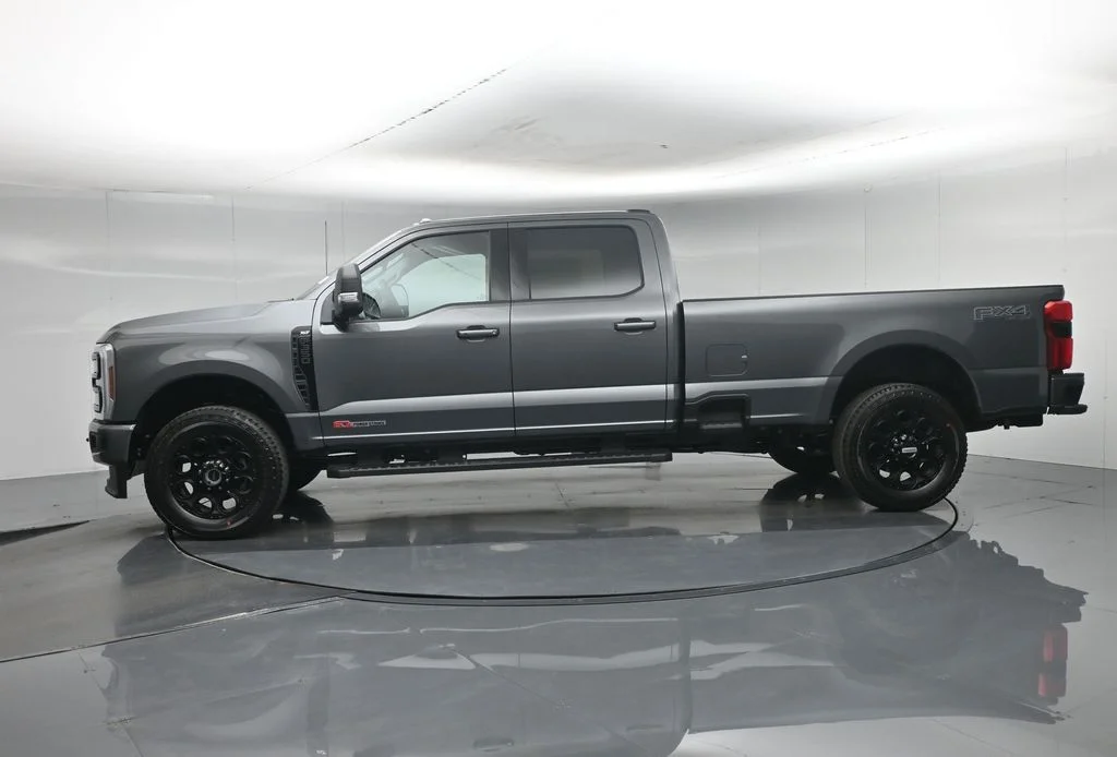 New 2026 Carbonized Gray Metallic Ford XLT image 30