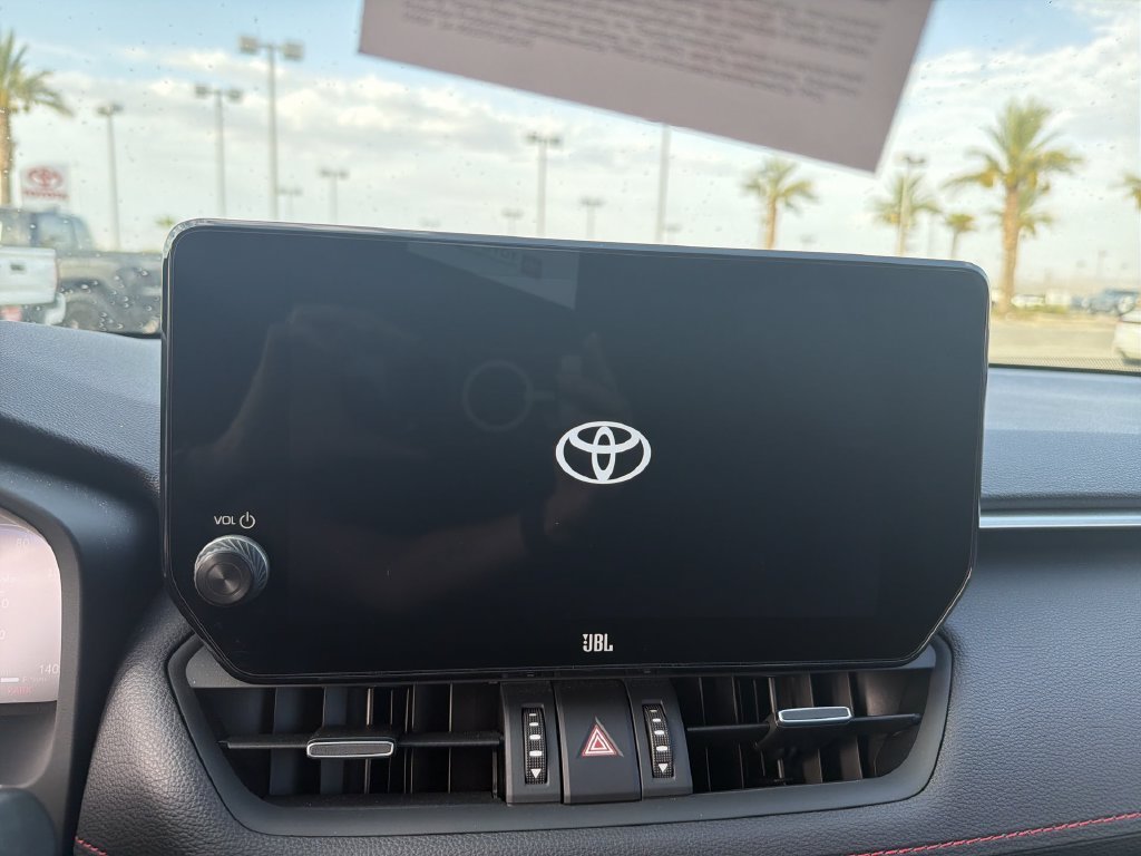 2025 Toyota RAV4 XSE - Photo 20