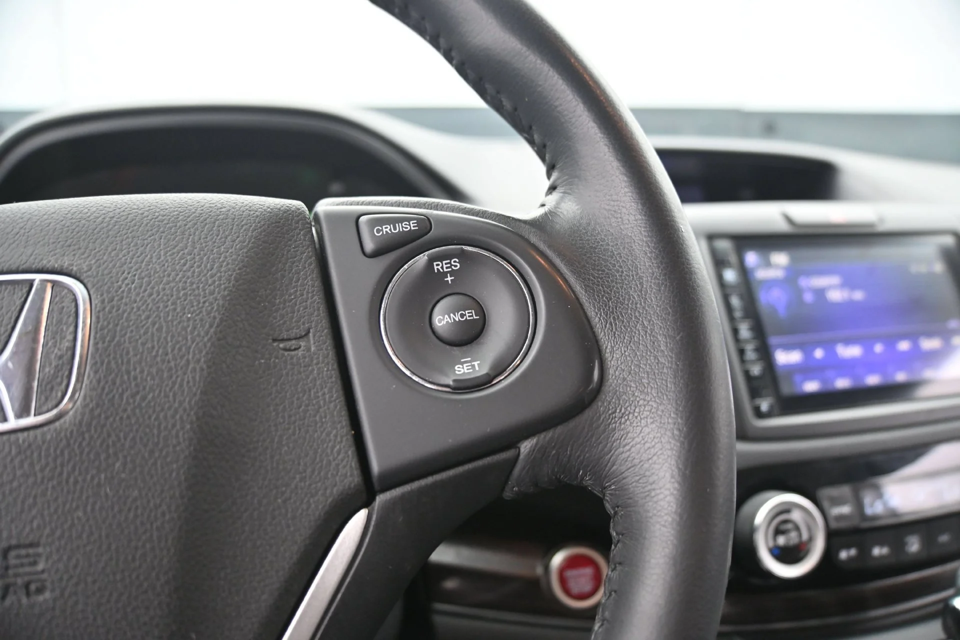 Used 2016 Alabaster Silver Metallic Honda EX-L image 27