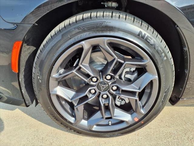 New 2026 Diamond Black Crystal Pearlcoat Dodge R/T image 9