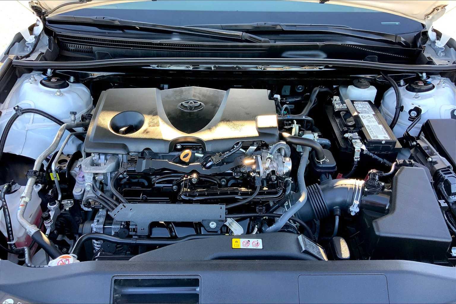 Used 2022 White Toyota SE image 30