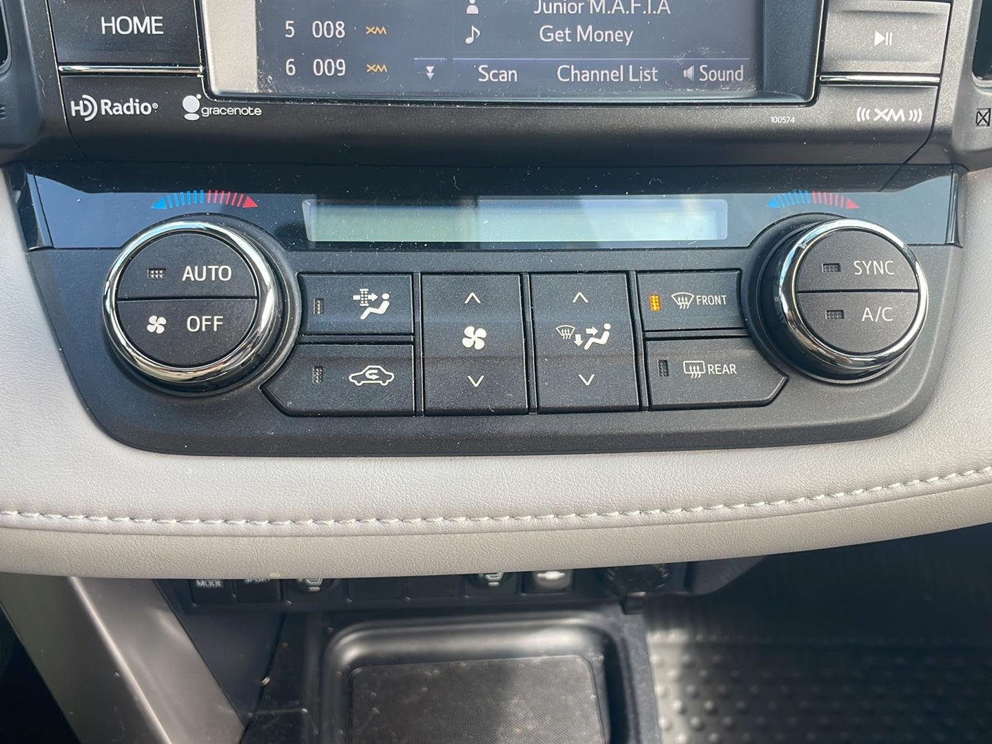 Used 2018 Galactic Aqua Mica Toyota XLE image 7