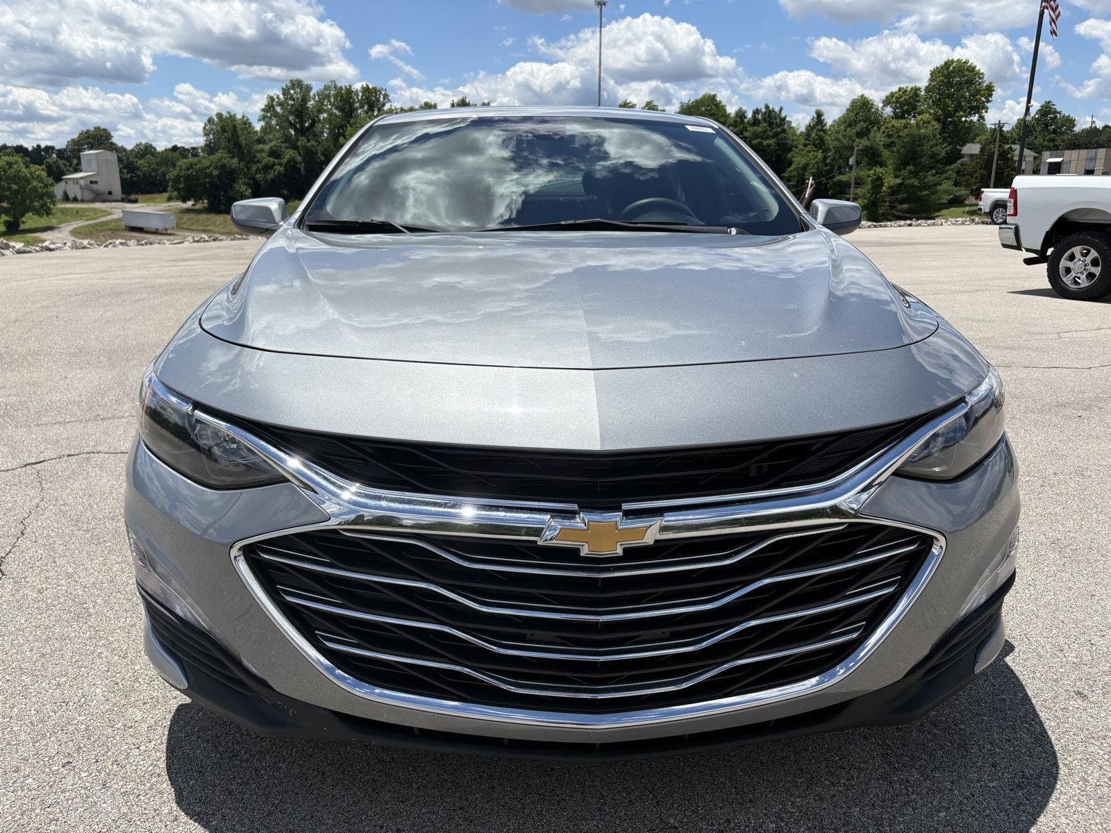 Used 2024 Sterling Gray Metallic Chevrolet LT image 18