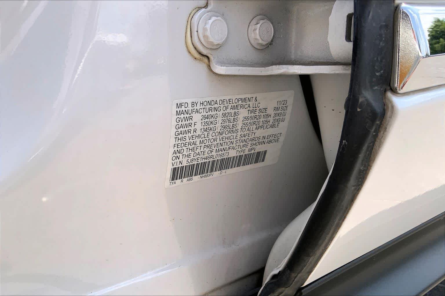 Used 2024 Platinum White Pearl Acura SH-AWD TECH image 35