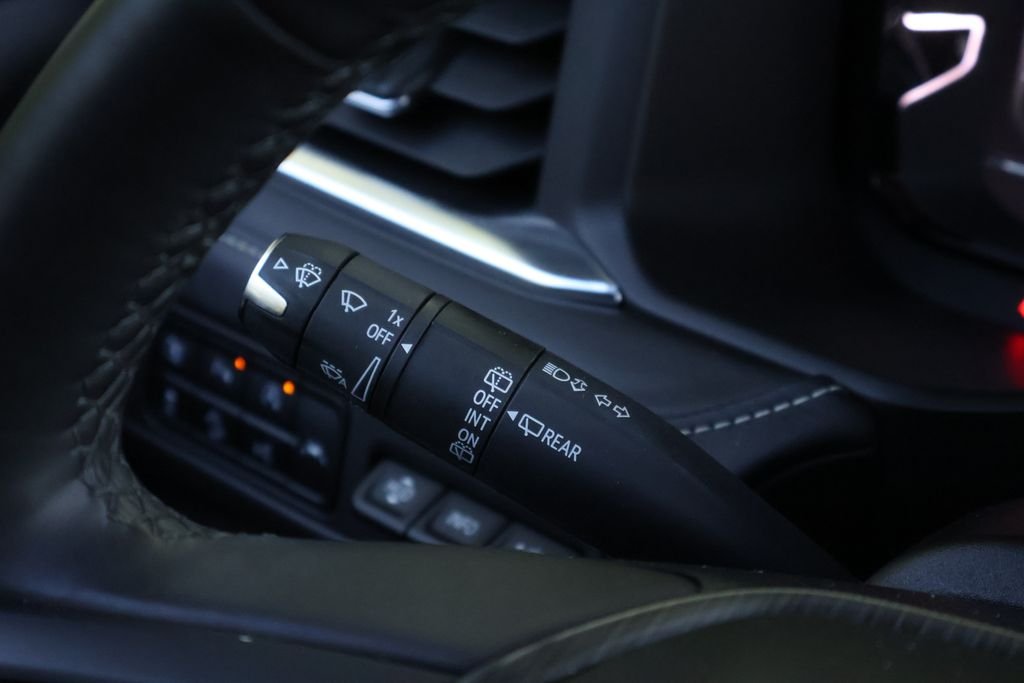 2024 GMC Yukon Denali Ultimate - Photo 26