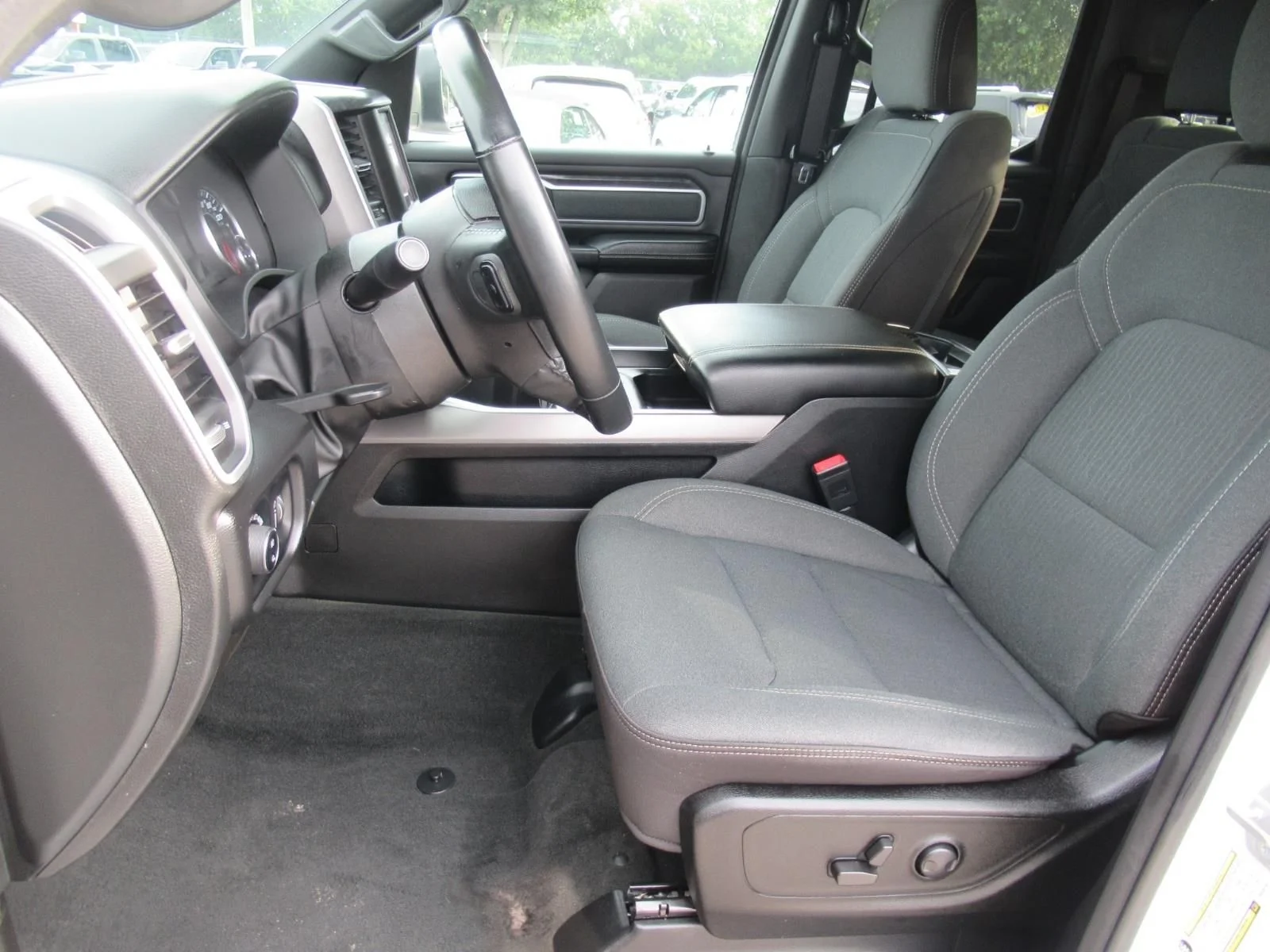 Used 2022 White Ram Big Horn/Lone Star image 20