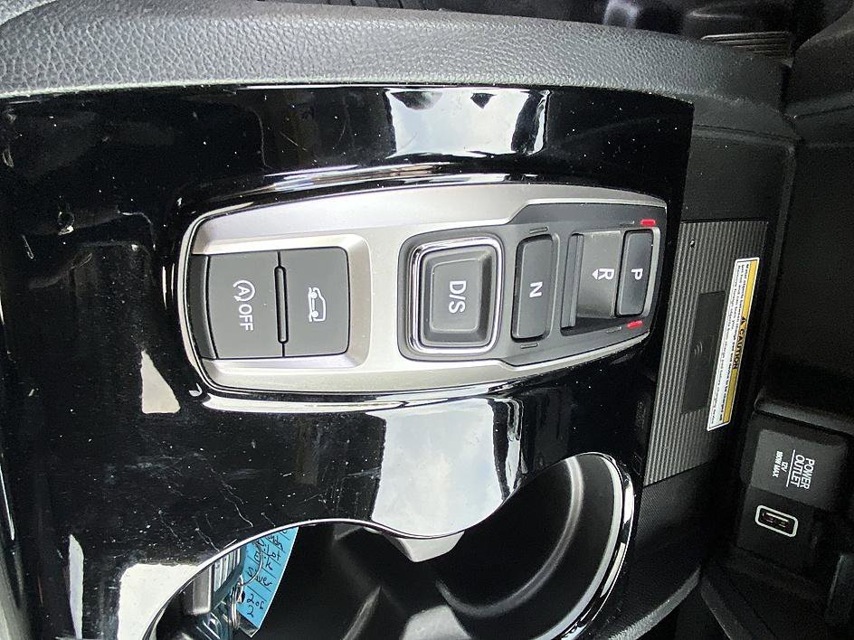Used 2020 Silver Metallic Honda Elite image 17