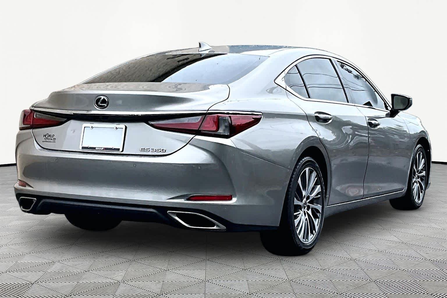 Used 2020 Atomic Silver Lexus  image 13