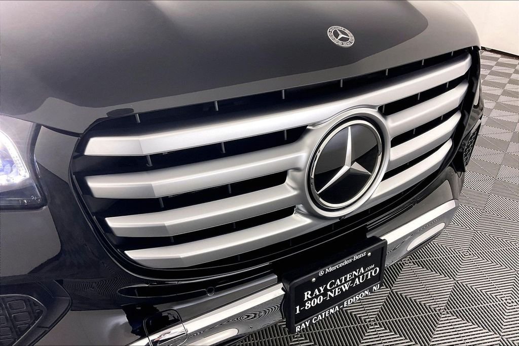 Used 2026 Black Mercedes-Benz GLS 450 image 23