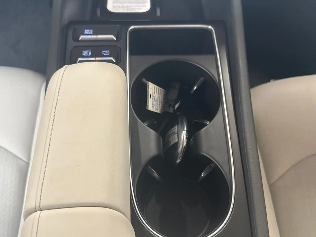 New 2026 Abyss Black Hyundai SEL image 16