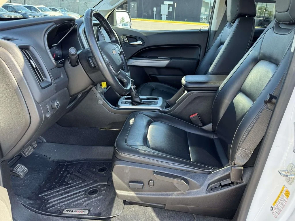 Used 2022 White Chevrolet LT image 14