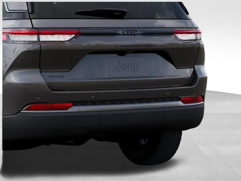 New 2026 Baltic Gray Metallic Clear-Coat Exterior Paint Jeep Laredo Altitude image 14