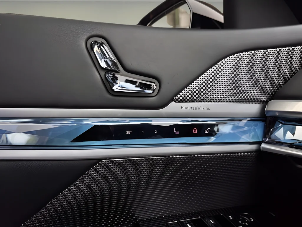 2025 BMW 7 Series 760i - Photo 21