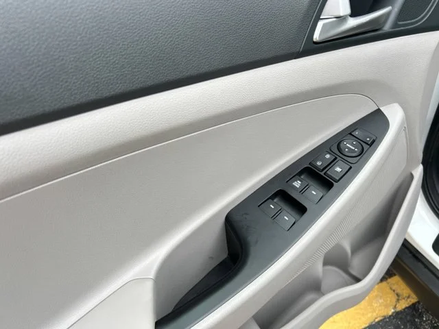 2021 Hyundai Tucson SE - Photo 27