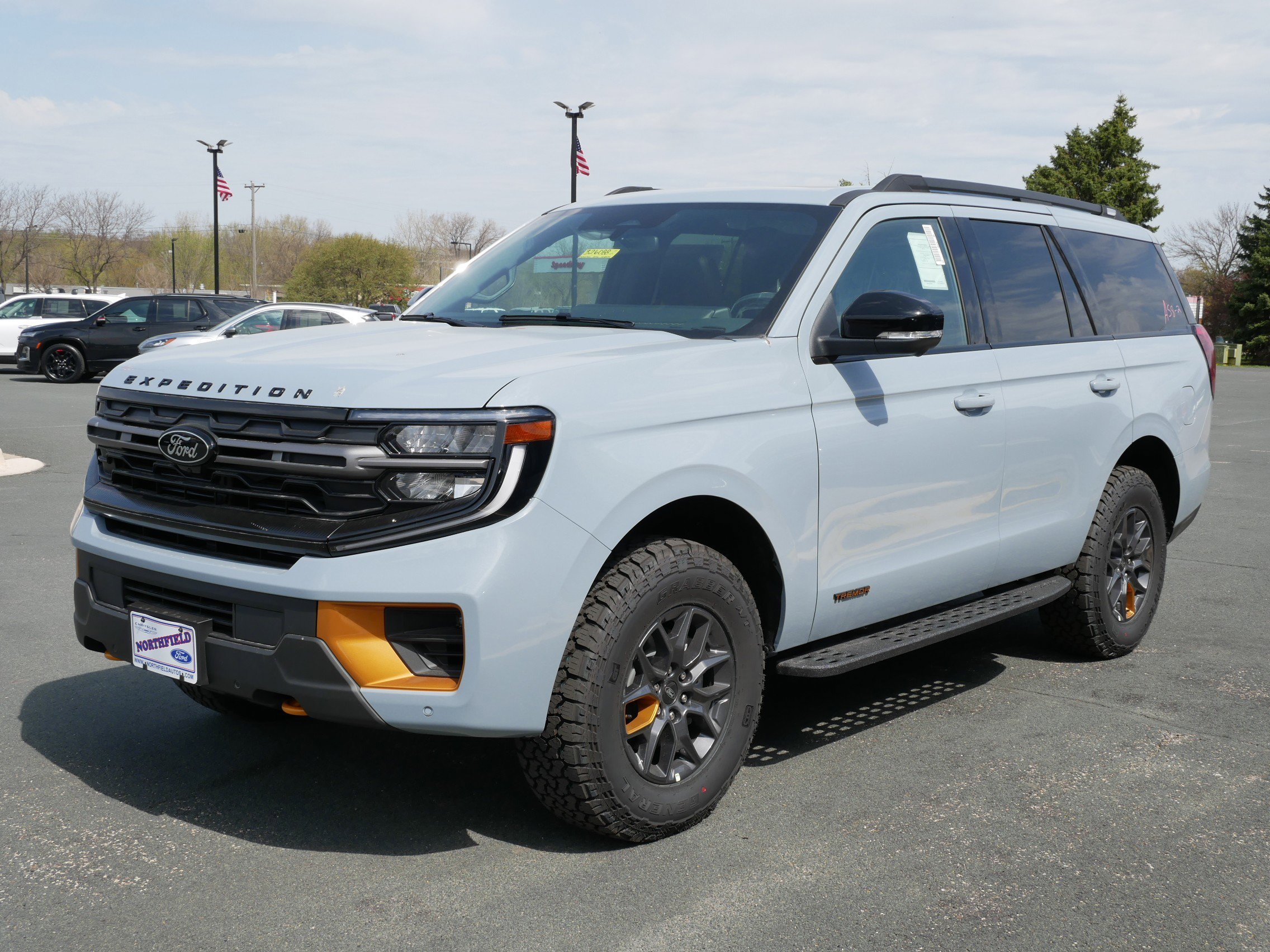 View vehicle photo 4