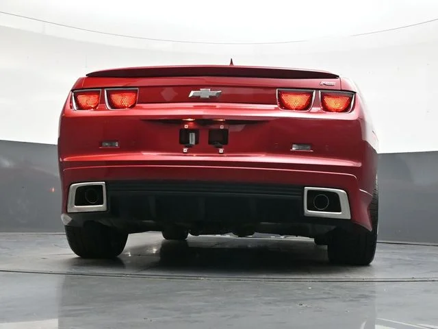 Used 2013 Red Chevrolet 2LT image 31