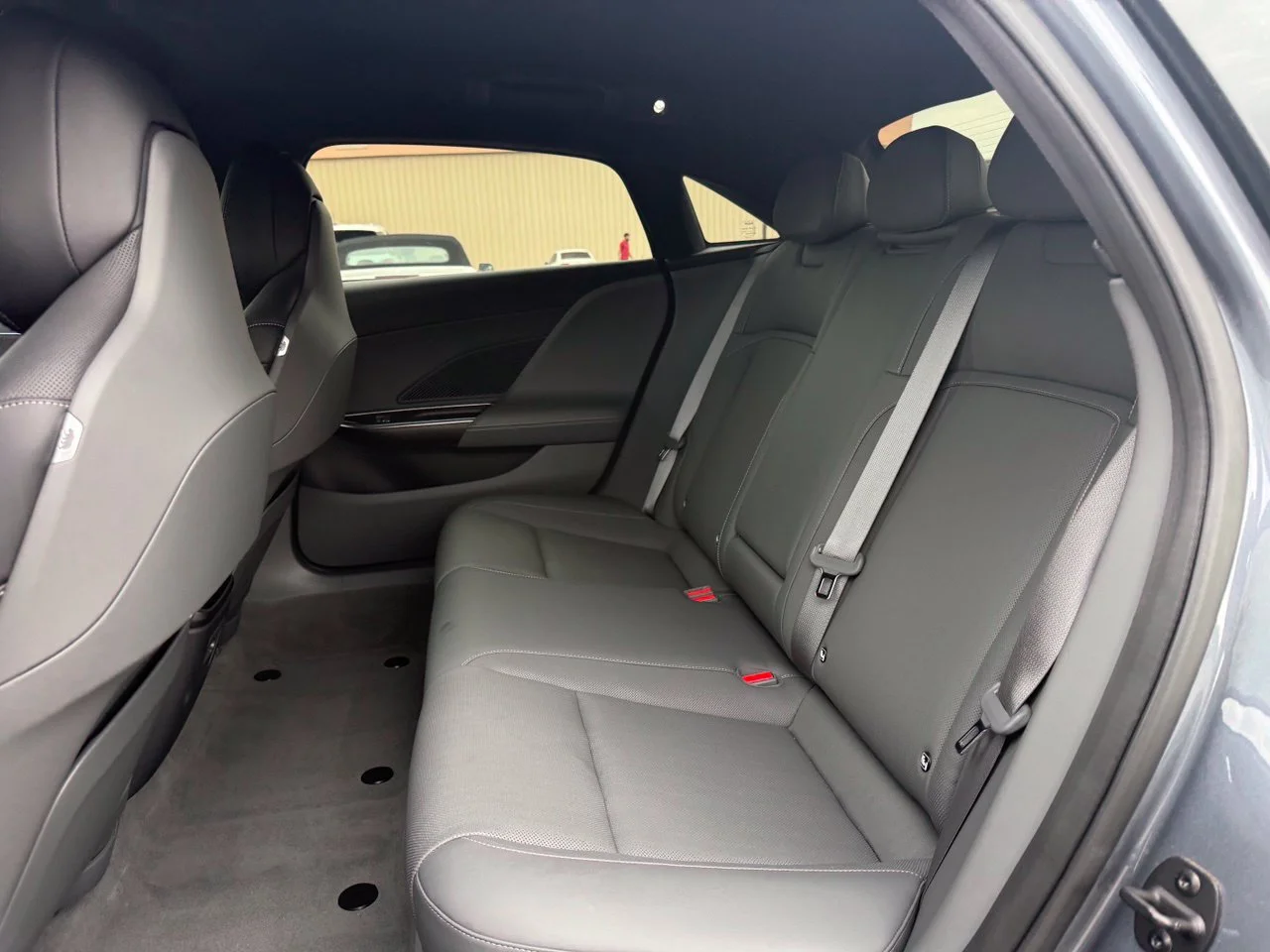 Used 2024 Quantum Gray Lucid Pure image 9