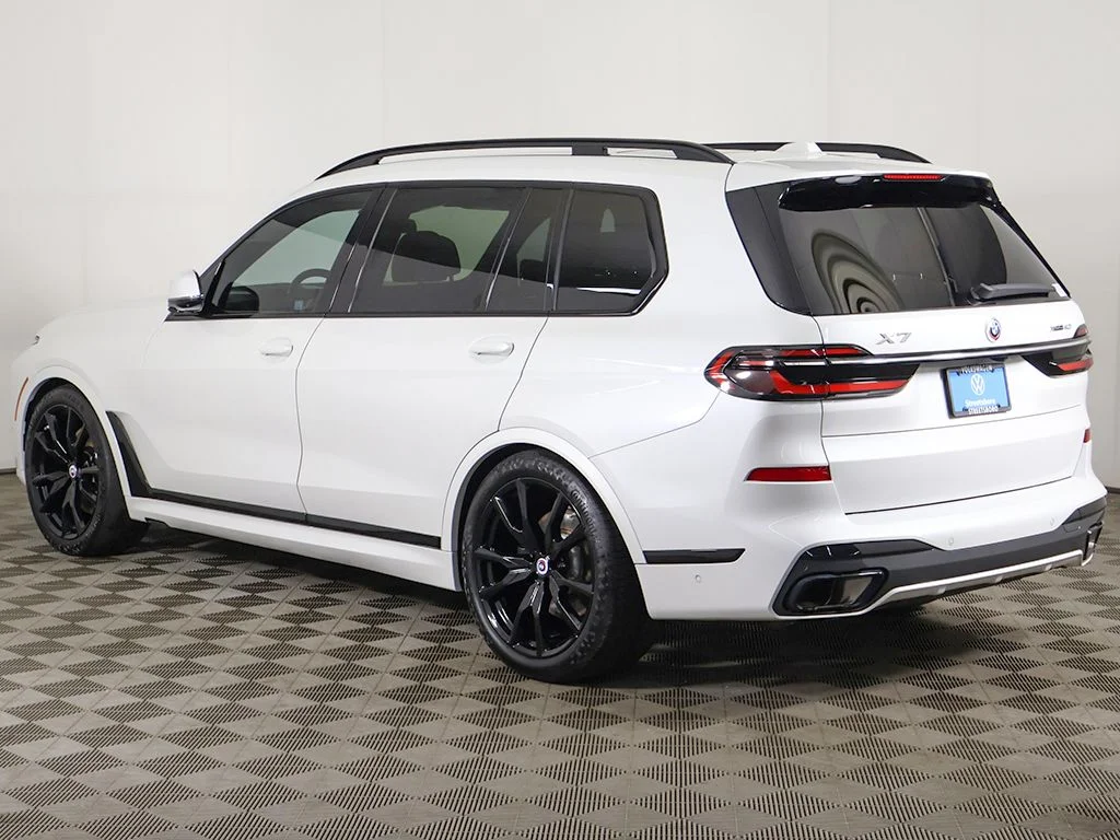 Used 2023 Alpine White BMW xDrive40i image 17