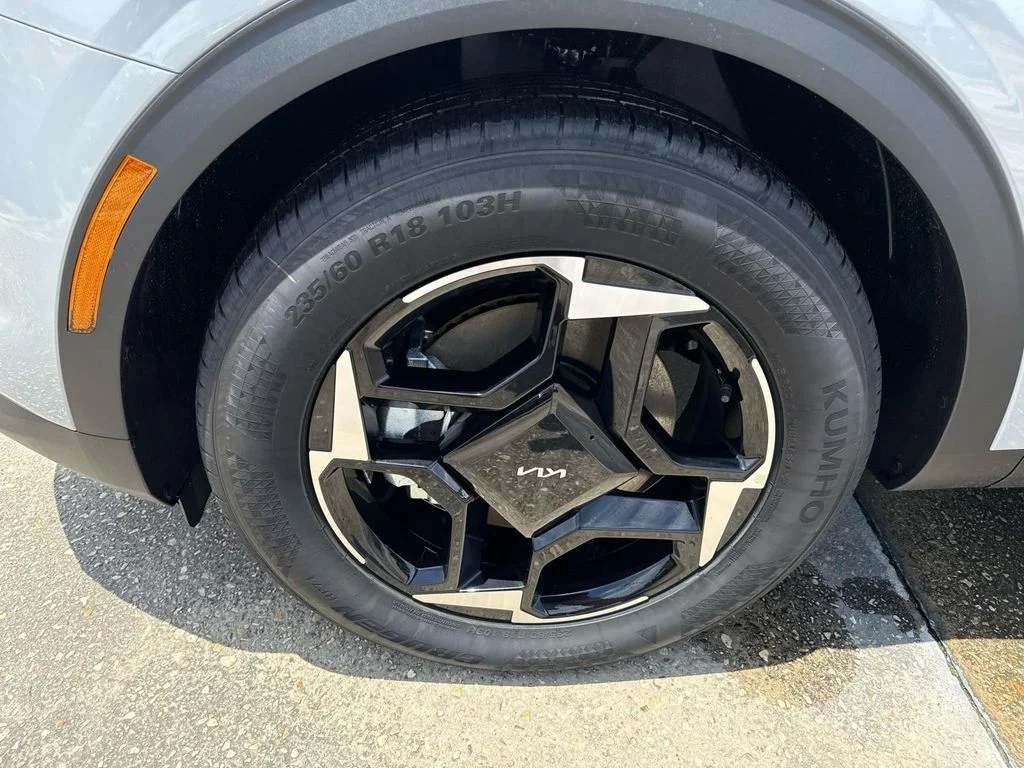 New 2026 Wolf Gray Kia EX image 30